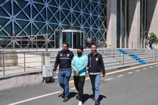 Kargo Çetesi 53 Milyon Kişinin Kimlik Bilgilerine Ulaşmış