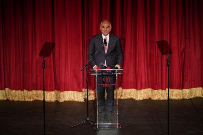 Bakan Ersoy: “Ülkemizde Tam Anlamıyla Bir Kültür Sanat Seferberliği Başlatmış Durumdayız”