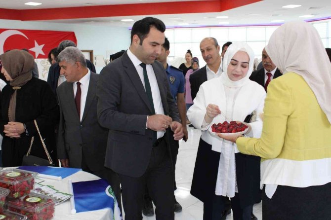 ’’El Emeği Göz Nuru’’ Ürünler Görücüye Çıktı