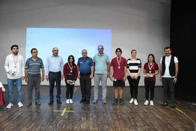 Salihli’de Liseler Arası Akıl Ve Zeka Oyunları Turnuvası Düzenlendi