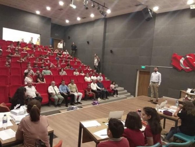 Bilgi Yarışmasının Birincisi Sarıgöl Atatürk Ortaokulu Oldu