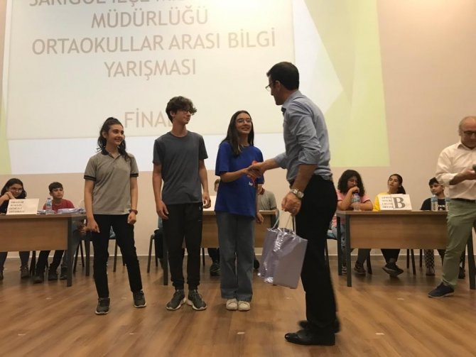 Bilgi Yarışmasının Birincisi Sarıgöl Atatürk Ortaokulu Oldu