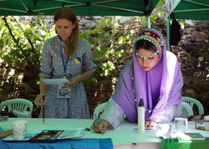 Menteşe Belediyesi 12 Farklı Ülkeden Ressama Ev Sahipliği Yaptı