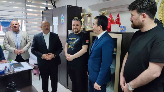 Ordu’da Belediye İşçisinin Bulduğu Altın Sahibine Teslim Edildi