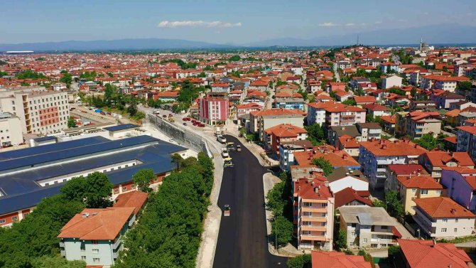 Ambulans Yolu Olarak Kullanılan Sokak Baştan Aşağı Yenilendi