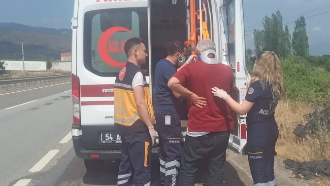 Kontrolden Çıkan Otomobil Ağaca Çarptı: 4 Yaralı