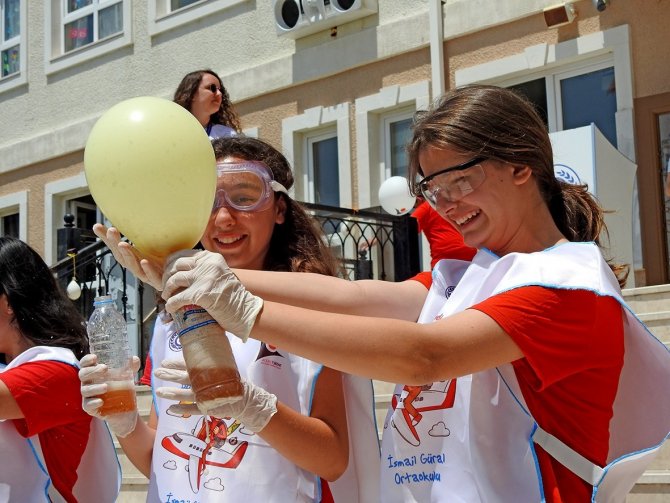 İ̇smail Güral Ortaokulu’nda Bilim Şenliği