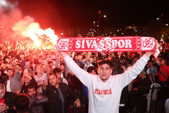 Sivas’ta Kupa Coşkusu Şenliğe Dönüştü