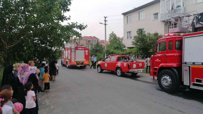 Evi Yaktı, Yaptığının Suç Olduğunu Söyleyen Polise “Beraber Mi Aldın” Dedi