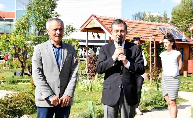 Öğretmen Adayları ‘Doğa Stajı Programı’nı Tamamladı