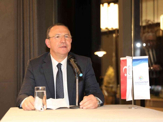 İ̇şadamı Topçuoğlu Deneyimlerini Paylaştı