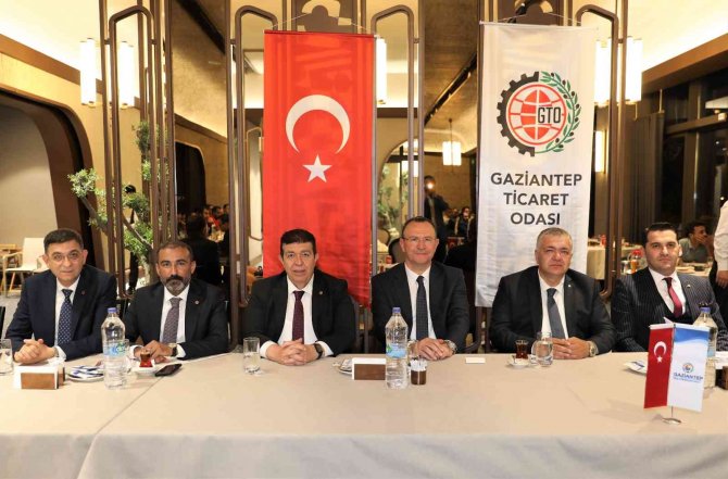 İ̇şadamı Topçuoğlu Deneyimlerini Paylaştı