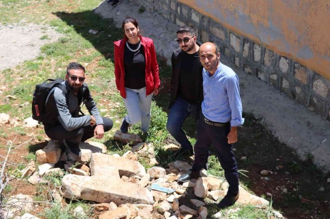 Tunceli’de Çalınan Koçbaşlı Mezar Taşı, 6 Ay Sonra Bulunarak Müze Müdürlüğüne Getirildi