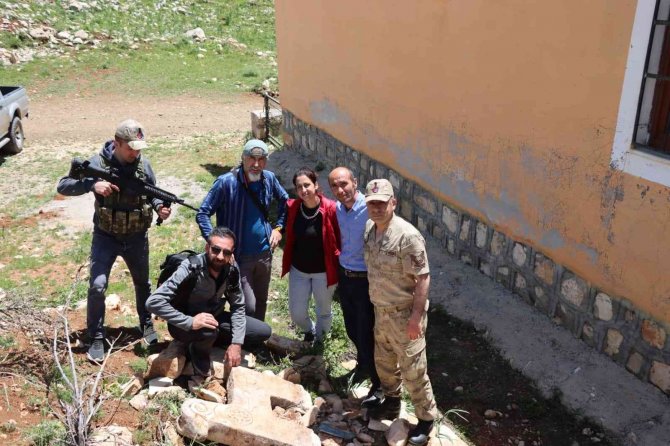 Tunceli’de Çalınan Koçbaşlı Mezar Taşı, 6 Ay Sonra Bulunarak Müze Müdürlüğüne Getirildi