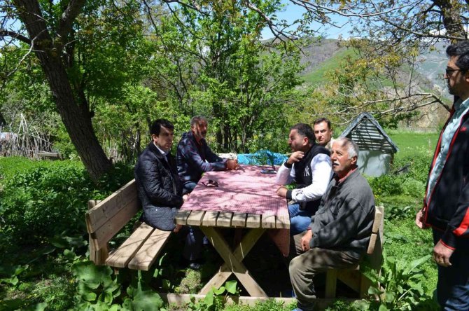 Pülümür Kaymakamı Uzun Vatandaşlarla Bir Araya Geldi