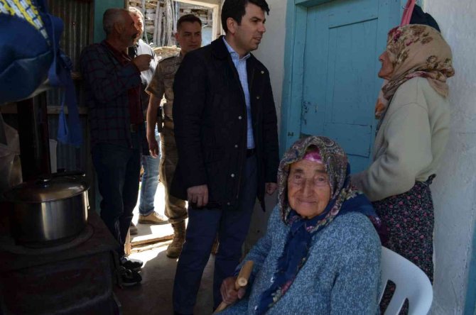 Pülümür Kaymakamı Uzun Vatandaşlarla Bir Araya Geldi