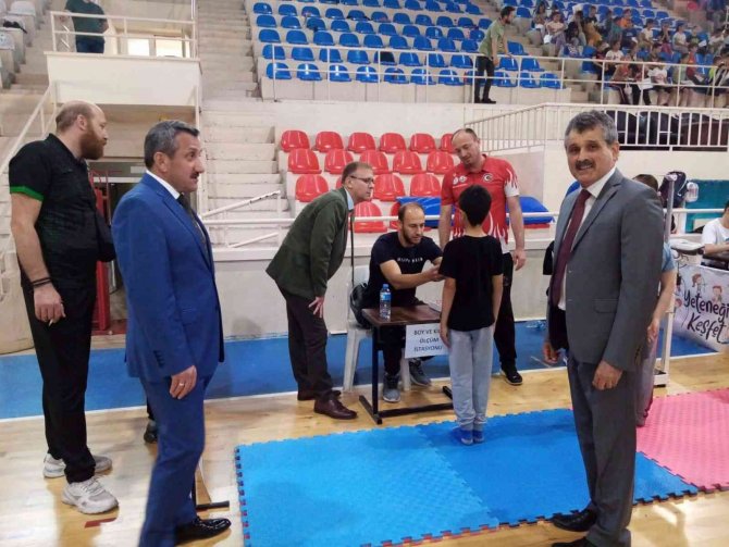 Çorlu’daki Öğrencilere Sportif Yetenek Taraması Yapıldı