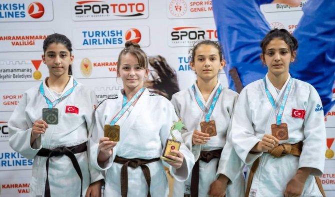 Salihlili Judocular Madalyalarla Döndü