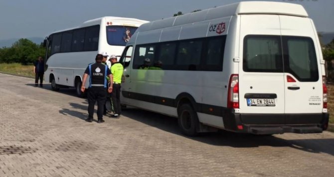 Altınova’da Servis Araçları Denetlendi