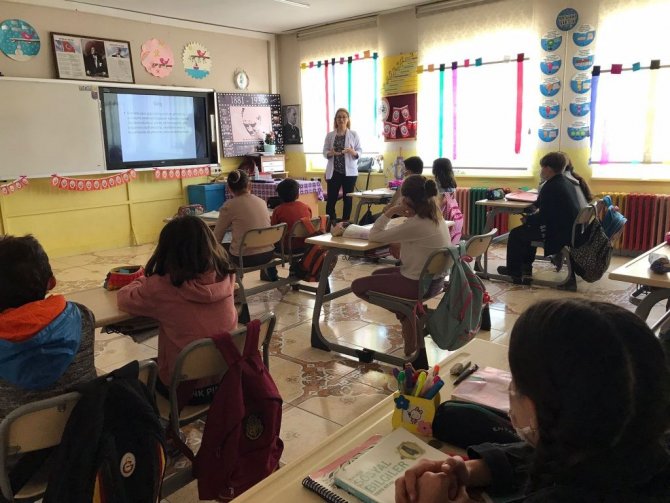 ’Yeni Nesil, Geleneksel Çocuk Oyunlarını Öğreniyor’