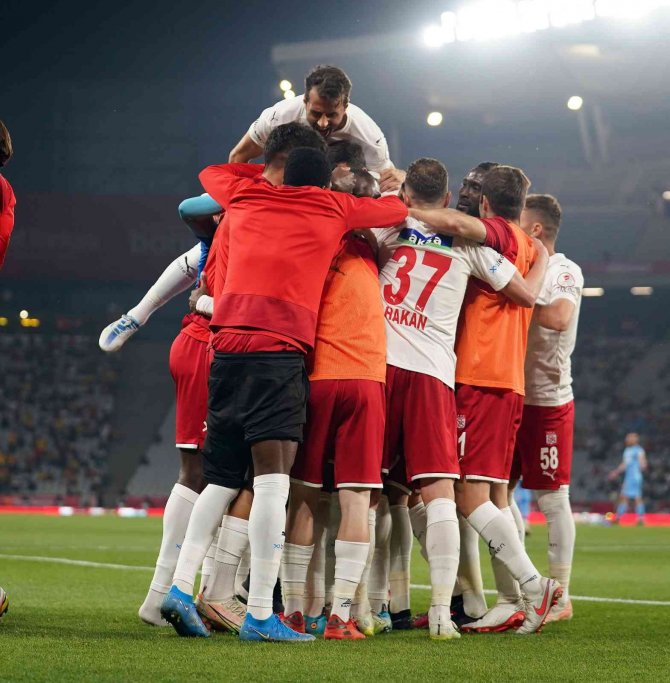 Sivasspor Tarihinde İlk Kez Ziraat Türkiye Kupası’nı Müzesine Götürdü