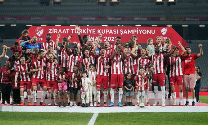 Sivasspor Kupasını Aldı