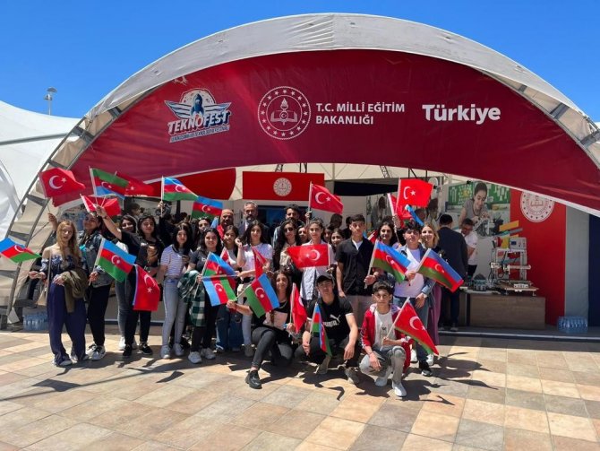 Milli Eğitim Bakanı Özer, Teknofest’te Meb’in Standını Ziyaret Etti