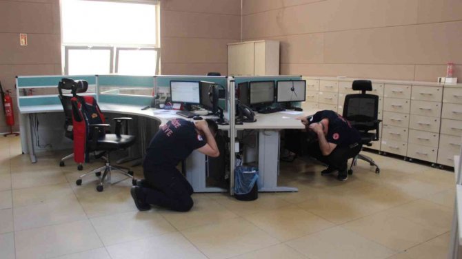Acil Durum Merkezinde Deprem Tatbikatı