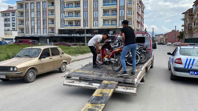 Polis Tescilsiz Motosikletleri Böyle Topladı