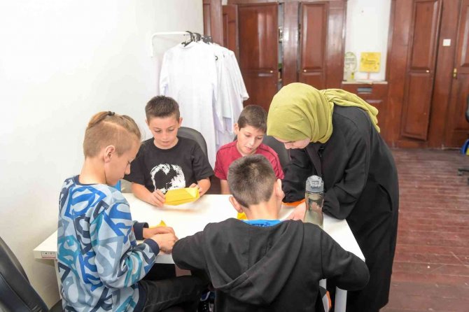 Çocuklar Bilim İnsanı Olma Yolunda