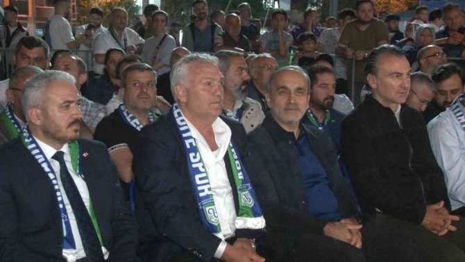 Arnavutköy Belediye Spor Şampiyonluğu Coşkuyla Kutlandı