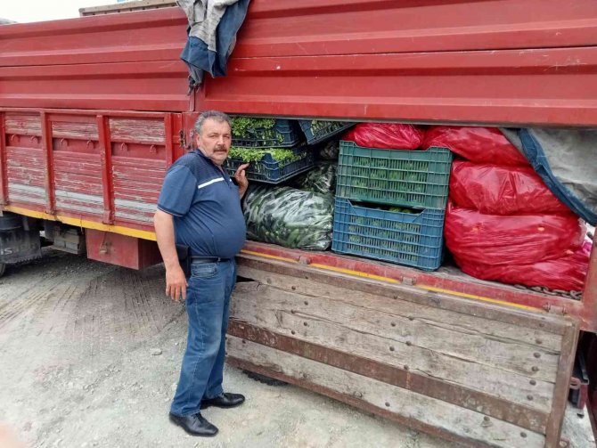 Çankaya Belediyesi’nin Esnafa Haber Vermeden Asfaltını Kazıdığı Pazar Yeri Kullanılmaz Hale Geldi