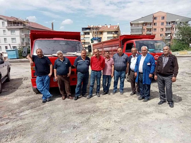 Çankaya Belediyesi’nin Esnafa Haber Vermeden Asfaltını Kazıdığı Pazar Yeri Kullanılmaz Hale Geldi