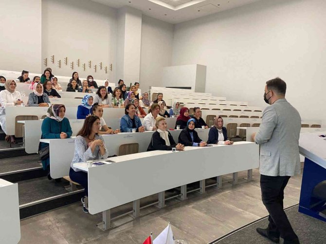 Beykoz’un 100 Çevreci Kadını Sertifikasını Aldı