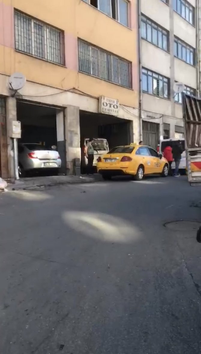 İ̇stanbul’da Akıl Almaz Hırsızlık: Kiralık Aracın Egzozundan Kristal Parça Çaldılar