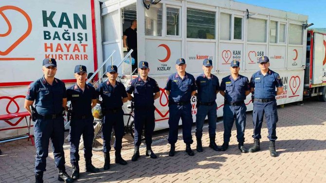 Cide’de Jandarmadan Kan Bağışı
