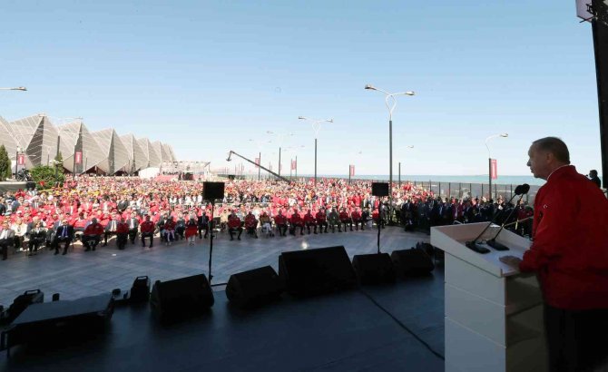 Erdoğan: "Kimsenin Toprağında, Egemenliğinde Gözümüz Olmadığı Gibi Habis Niyetlilere Verecek Tek Karış Toprağımız Da Yoktur"