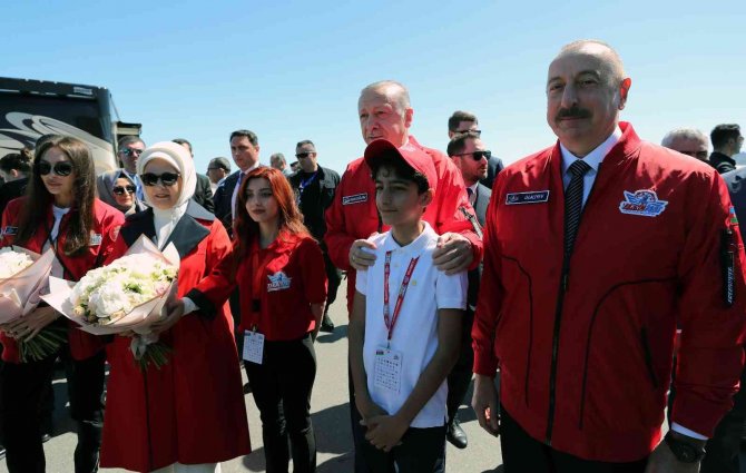 Erdoğan: "Kimsenin Toprağında, Egemenliğinde Gözümüz Olmadığı Gibi Habis Niyetlilere Verecek Tek Karış Toprağımız Da Yoktur"