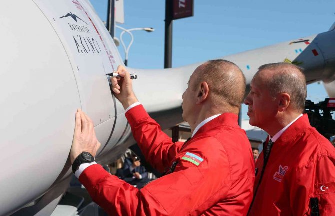 Cumhurbaşkanı Erdoğan, Aliyev İle Birlikte Teknofest Stantlarını Ziyaret Etti