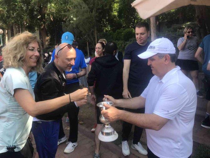 Dışişleri Bakan Yardımcısı Kaymakcı Tenis Oynadı