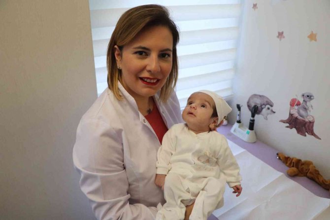 Yemek Borusu Olmadan Doğan Bebeğe Doktordan Hayati Dokunuş