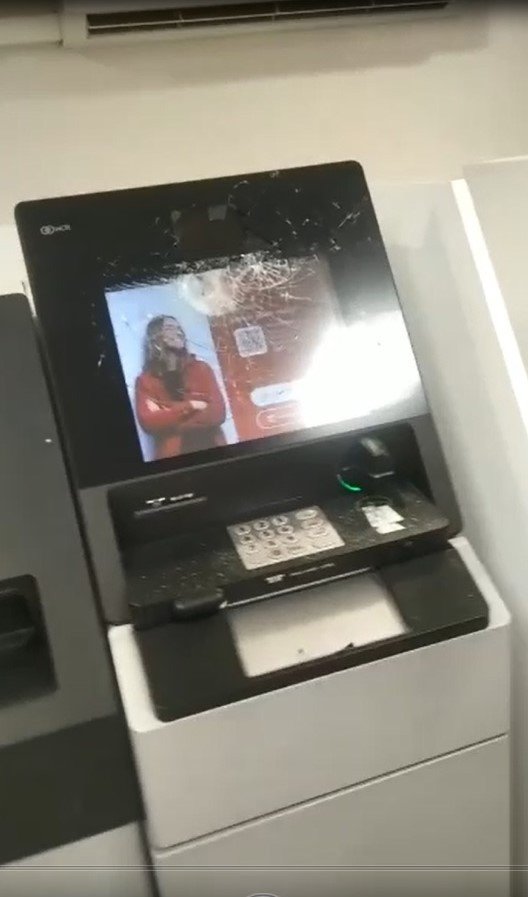 Atm’leri Parçalayan Baltalı Saldırgan Kıskıvrak Yakalandı