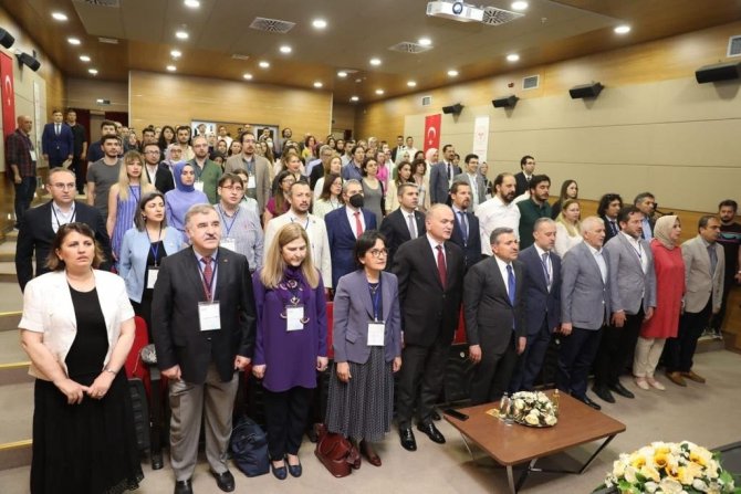 Hastalıklarda Beslenme Sempozyumla Masaya Yatırıldı