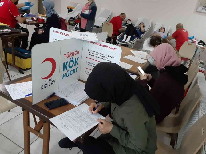 Öğrenciler Kan Vermek İçin Yarıştı