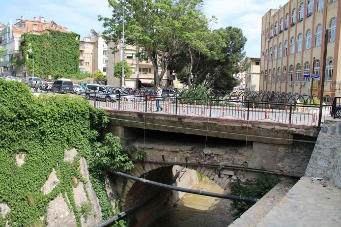 Karanlık Köprü’nün Hikayesi Duyanları Şaşırtıyor