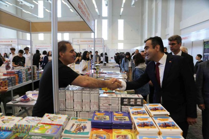 Karaman Belediyesi 2. Kitap Günleri Açıldı