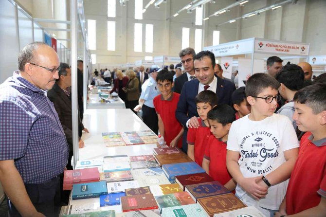 Karaman Belediyesi 2. Kitap Günleri Açıldı