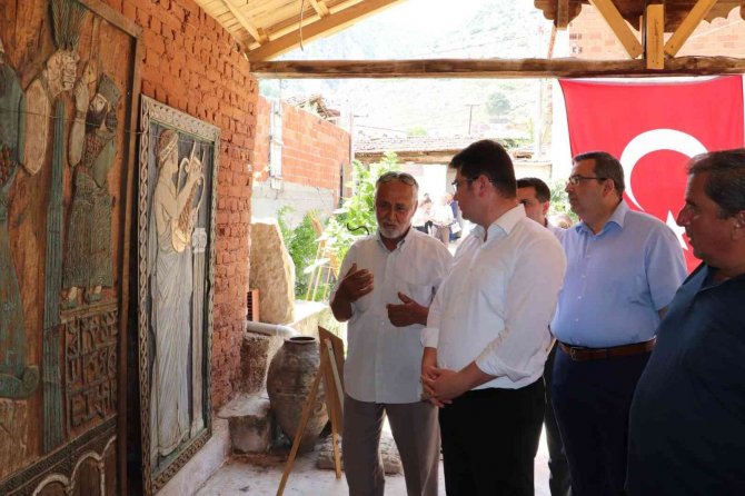 Kırkağaç’ta Görsel Sanatlar Sergisi Büyük İlgi Gördü