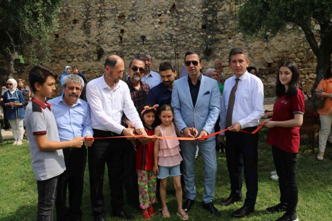 Genç Ressamlar, İlk Sergilerini Tarihi Konakta Açtı