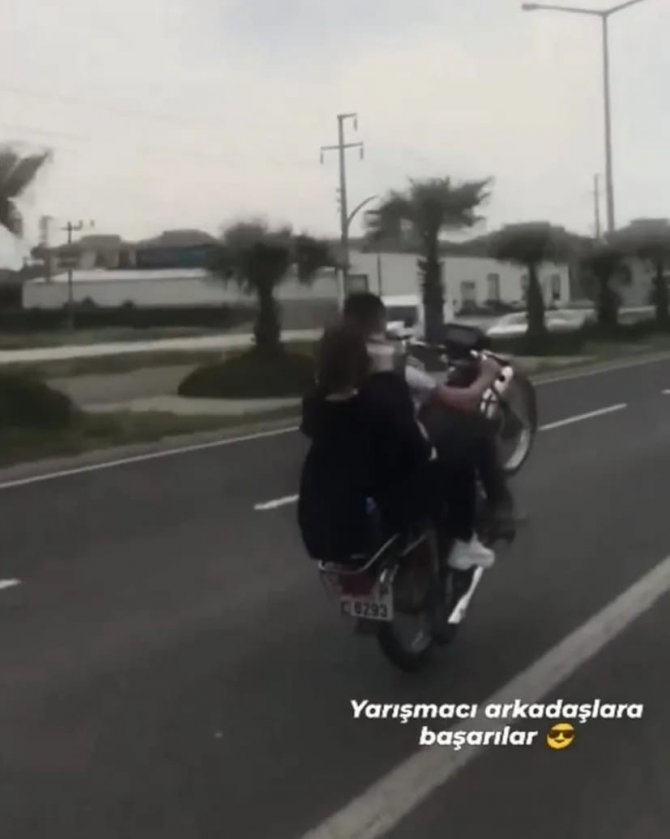Trafikte Yaptığı Tehlikeli Hareketleri Sosyal Medyada Paylaştı